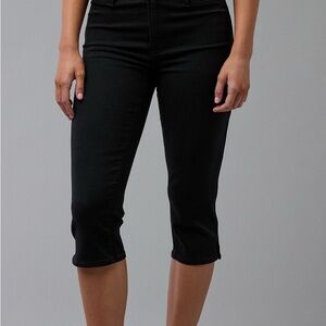 Women's Black Capri Jeans